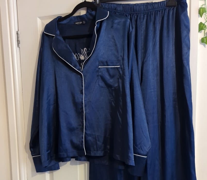 Navy pre-loved satin pyjama set