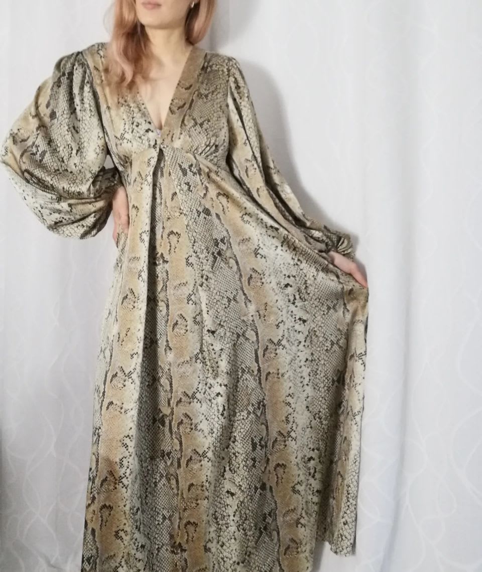 Beautiful vintage silk dress worn by Pegz Preloved