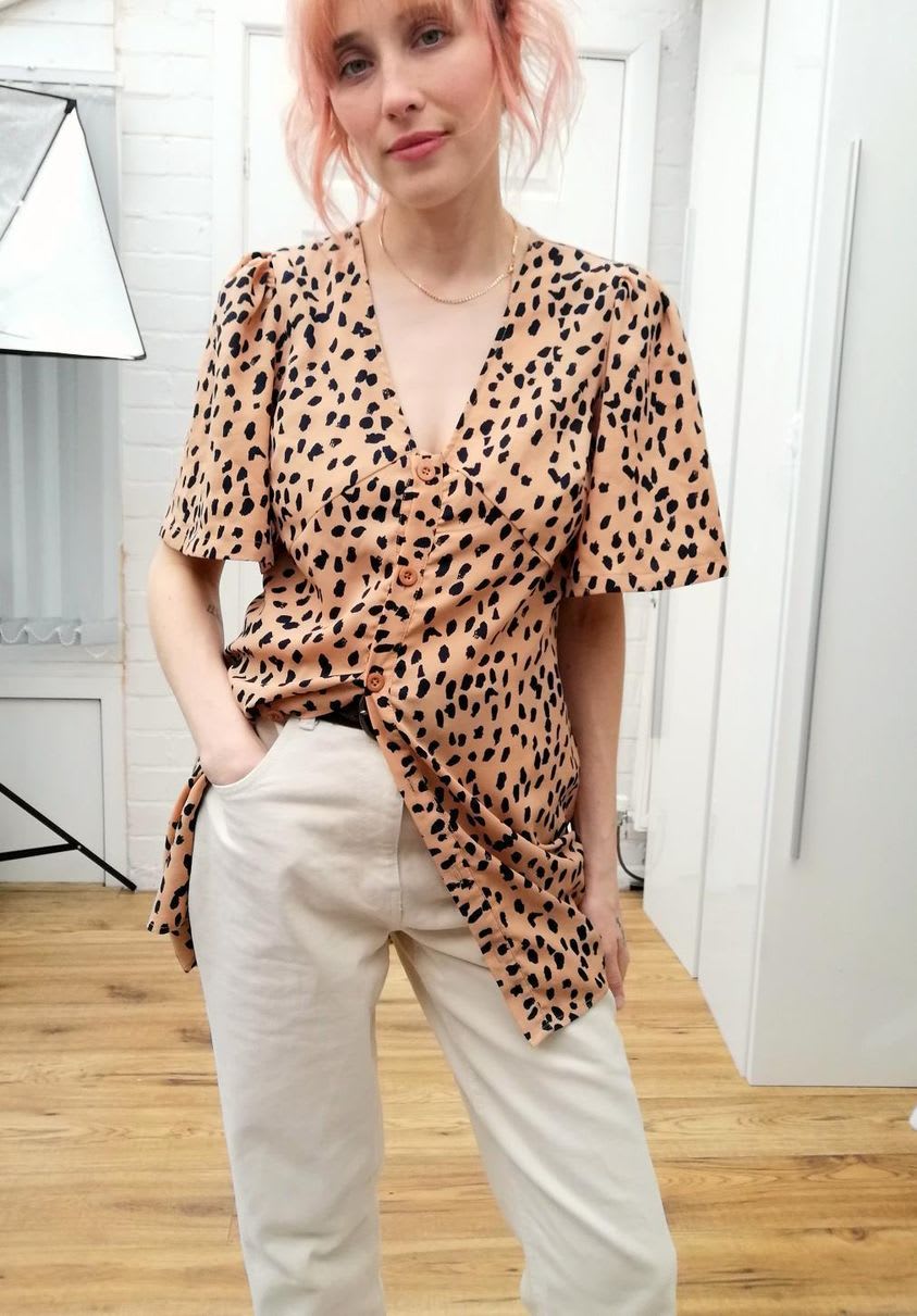 Leopard print v neck for the win Pegs Preloved