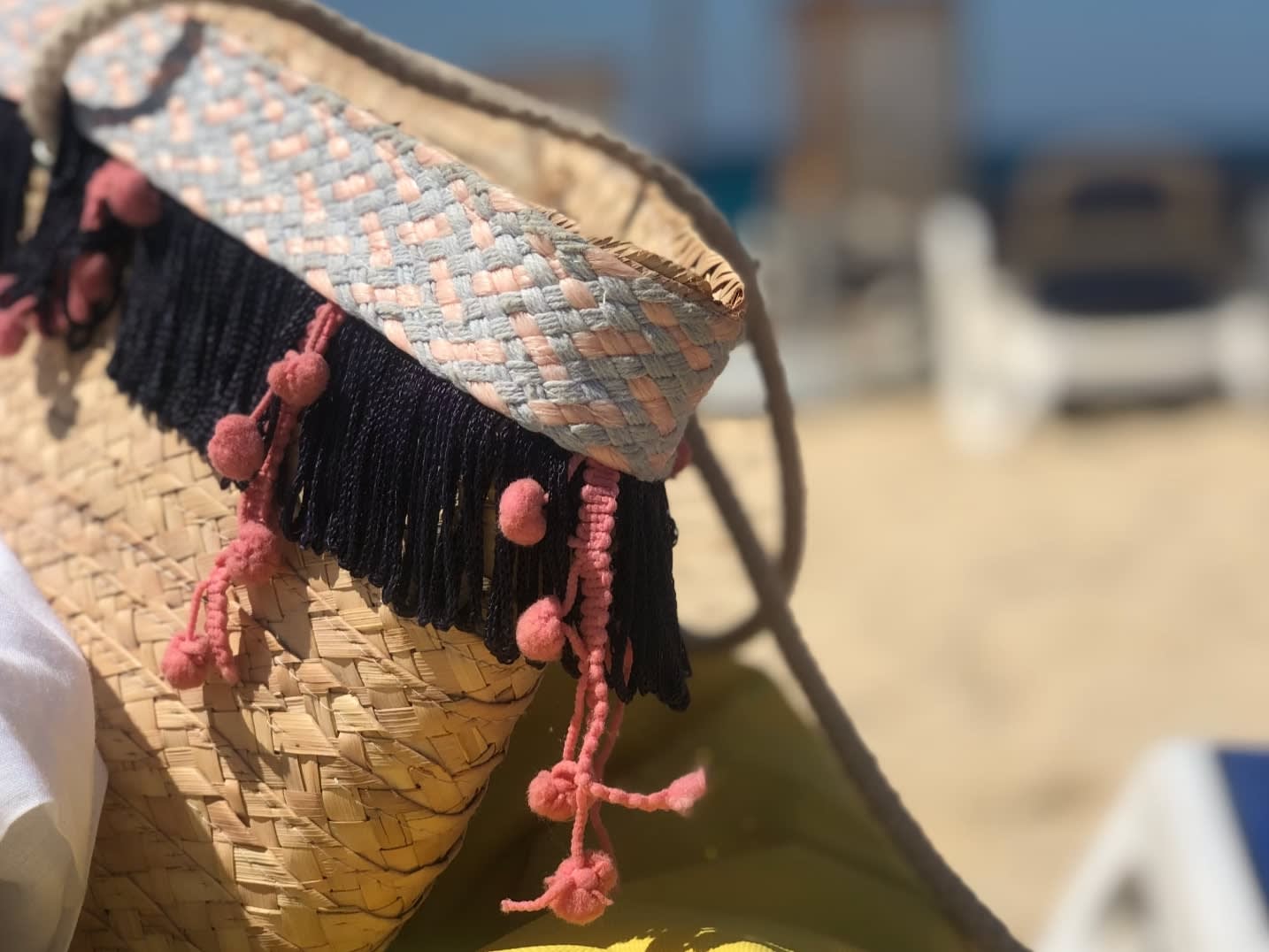 Pre-loved straw beach bag with tassels