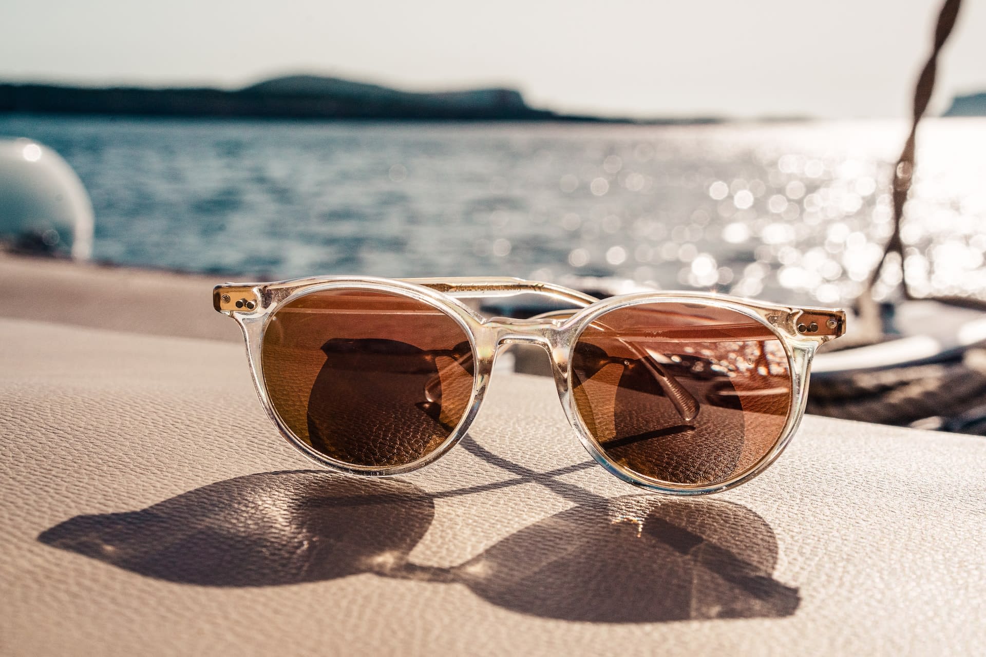 Rose gold second-hand sunglasses at the beach