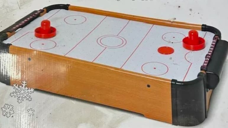 Vintage air hockey table