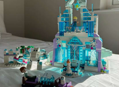 Used Frozen castle - second-hand gift ideas for girls