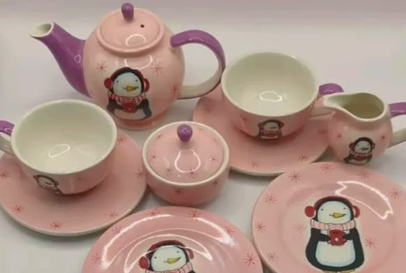 Second-hand kids tea set