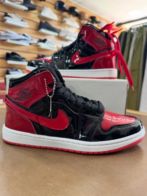 NIKE JORDAN 1 MID RED