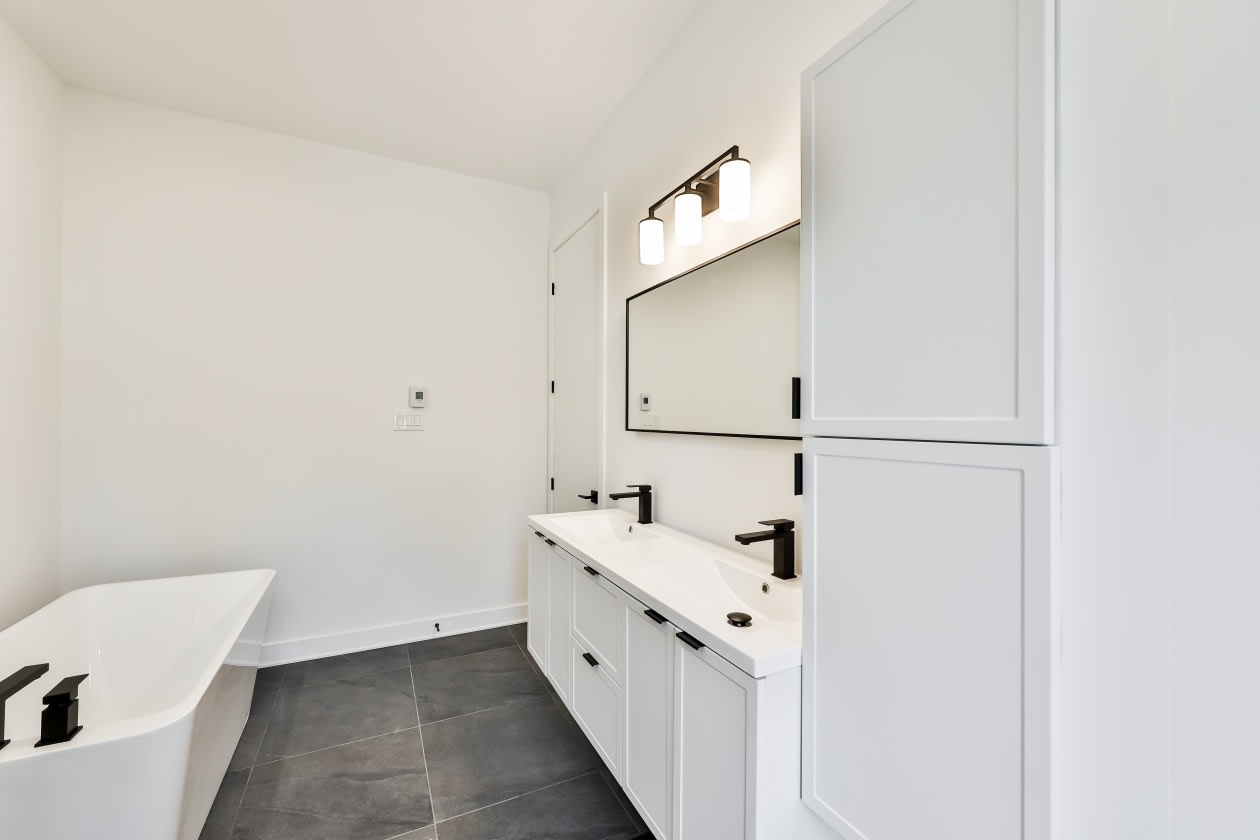 Salle de bains — 114 rue Breault , Lourdes-de-Joliette, J0K 1K0, Lourdes-de-Joliette