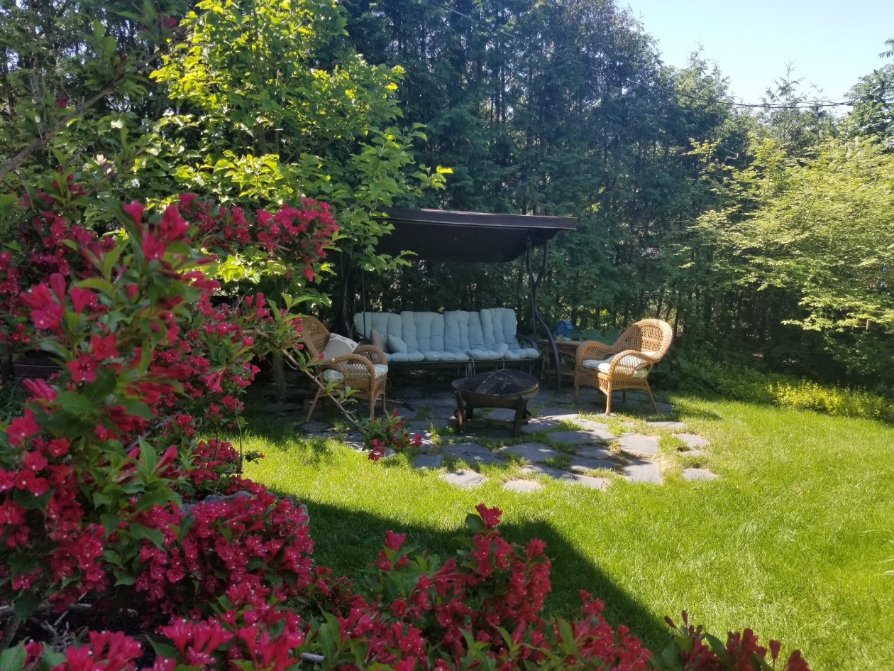 Cour — 630 Rue J.-Brunette, Deux-Montagnes, J7R 6P5, Deux-Montagnes