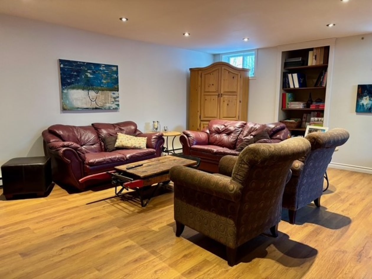 Salle familiale — 630 Rue J.-Brunette, Deux-Montagnes, J7R 6P5, Deux-Montagnes