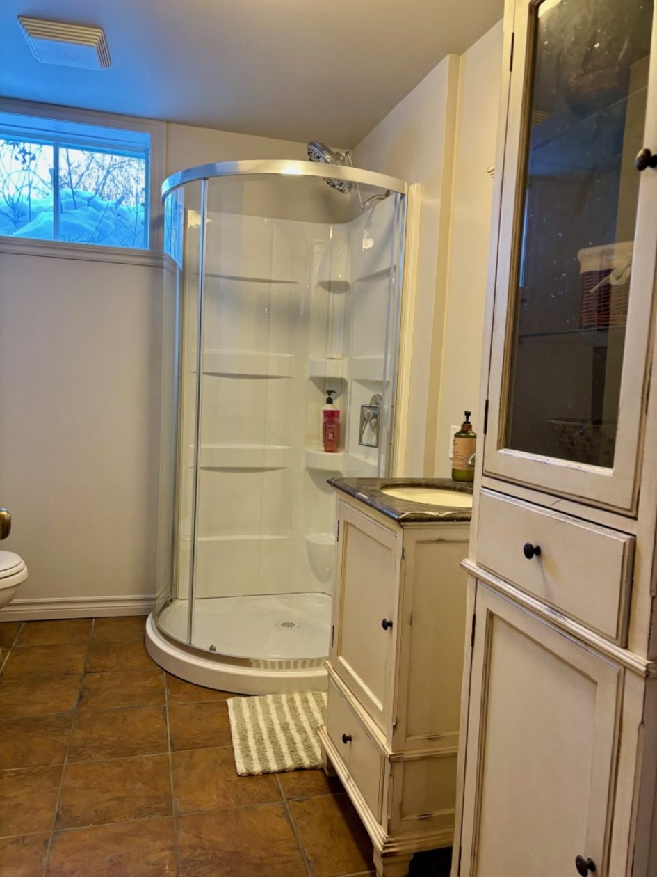 Salle de bains — 630 Rue J.-Brunette, Deux-Montagnes, J7R 6P5, Deux-Montagnes