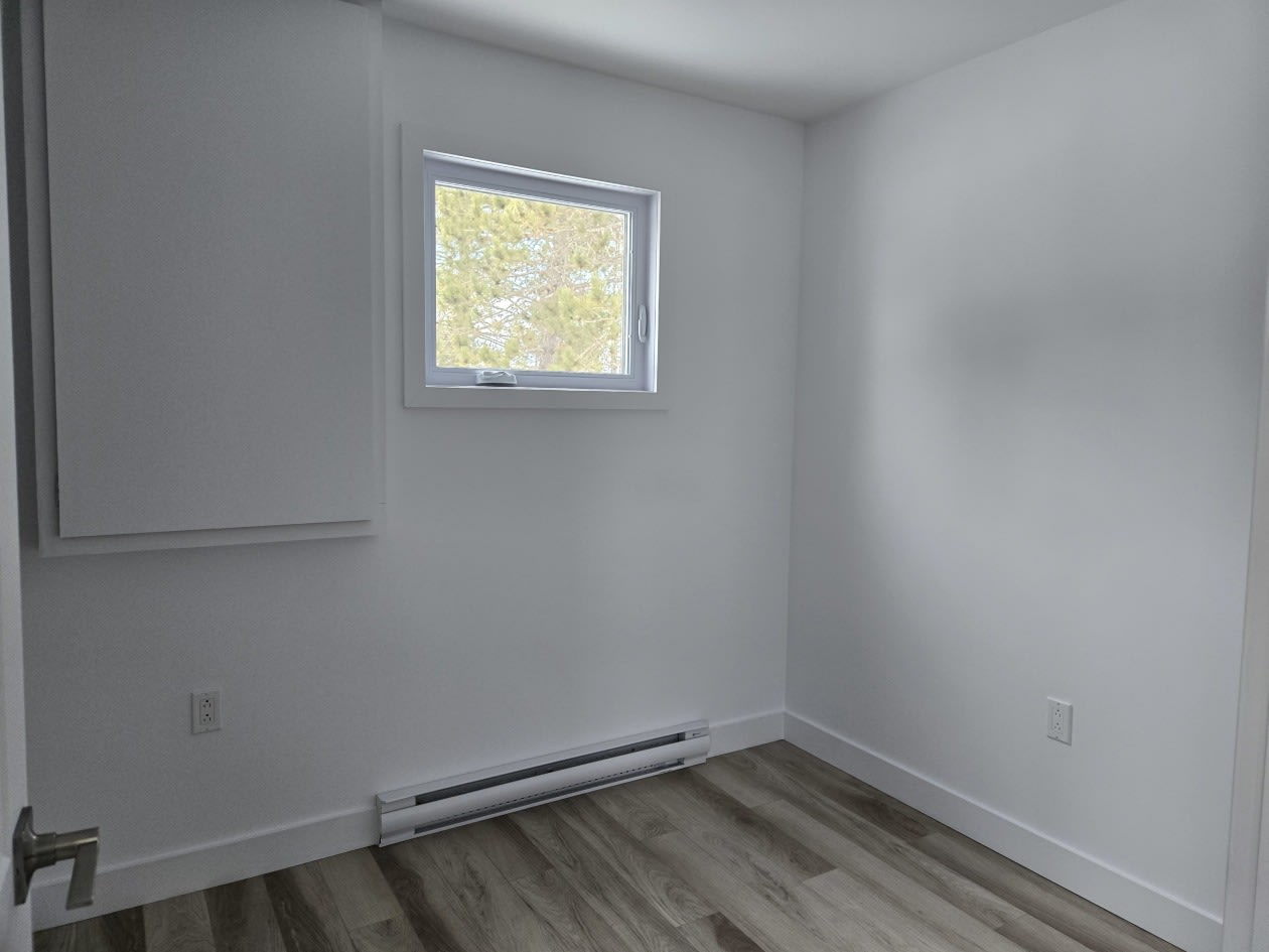 Chambre à coucher — 1400 Boul Des Ruisseaux, Mont-Laurier, J9L 0H6, Mont-Laurier