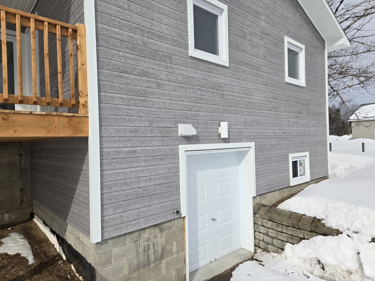 Garage — 1400 Boul Des Ruisseaux, Mont-Laurier, J9L 0H6, Mont-Laurier