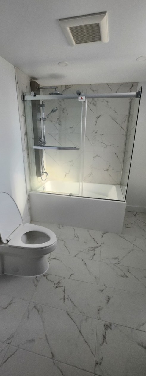 Salle de bains — 1400 Boul Des Ruisseaux, Mont-Laurier, J9L 0H6, Mont-Laurier