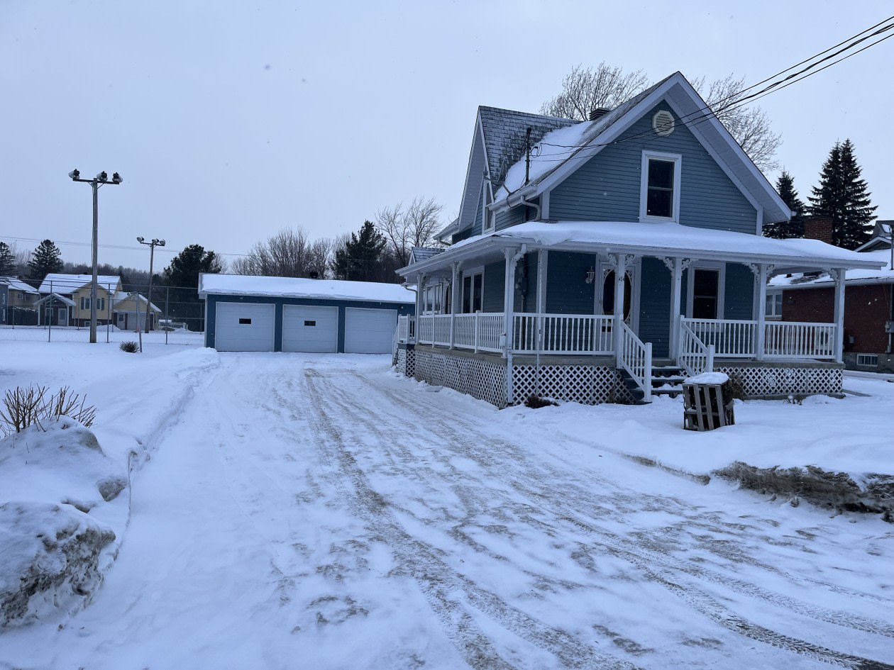 434 Rue Saint-Joachim — photo 1