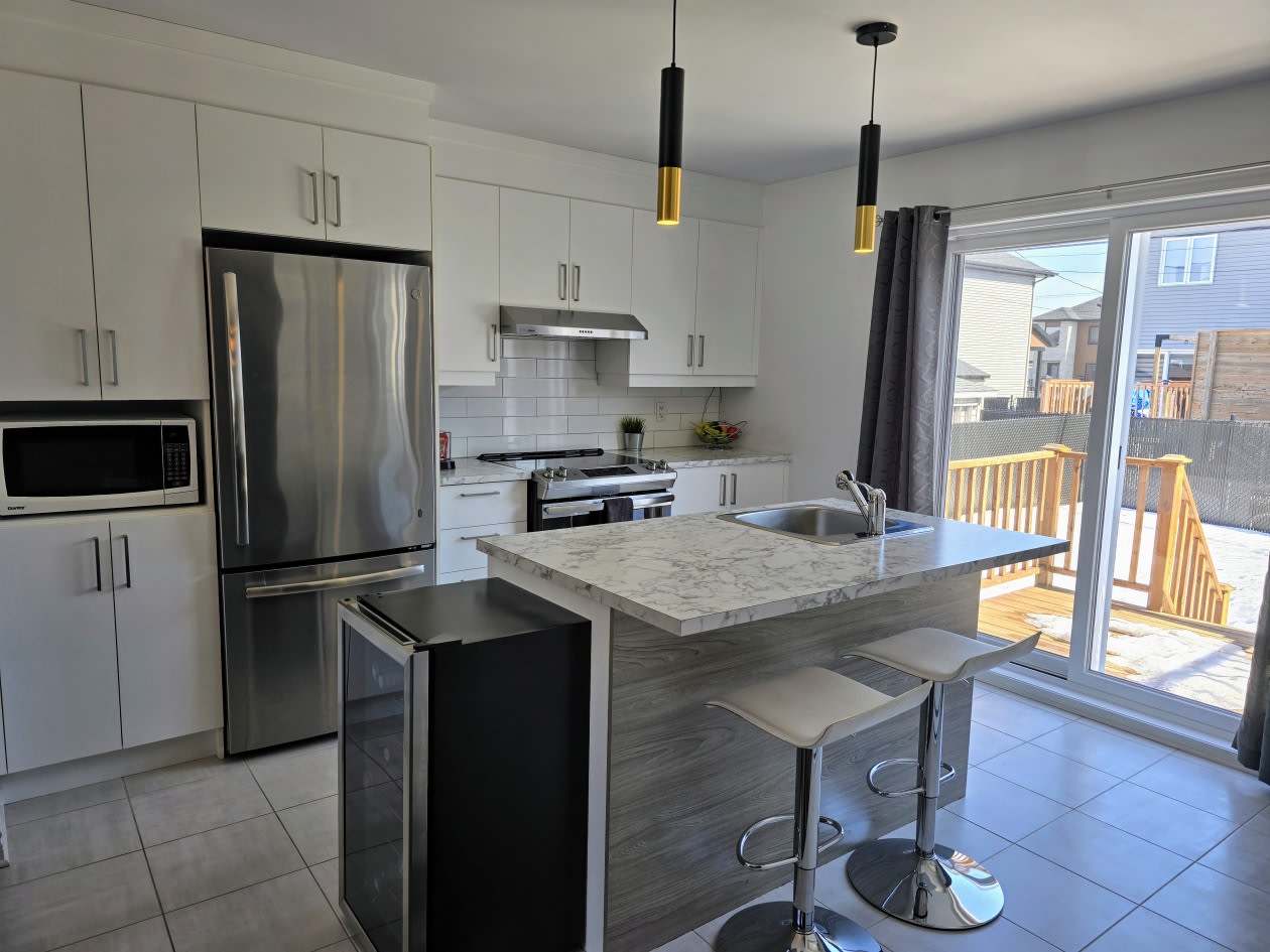 Cuisinette — 892 Av De La Traversée, Salaberry-de-Valleyfield, J6S 0N4, Salaberry-de-Valleyfield