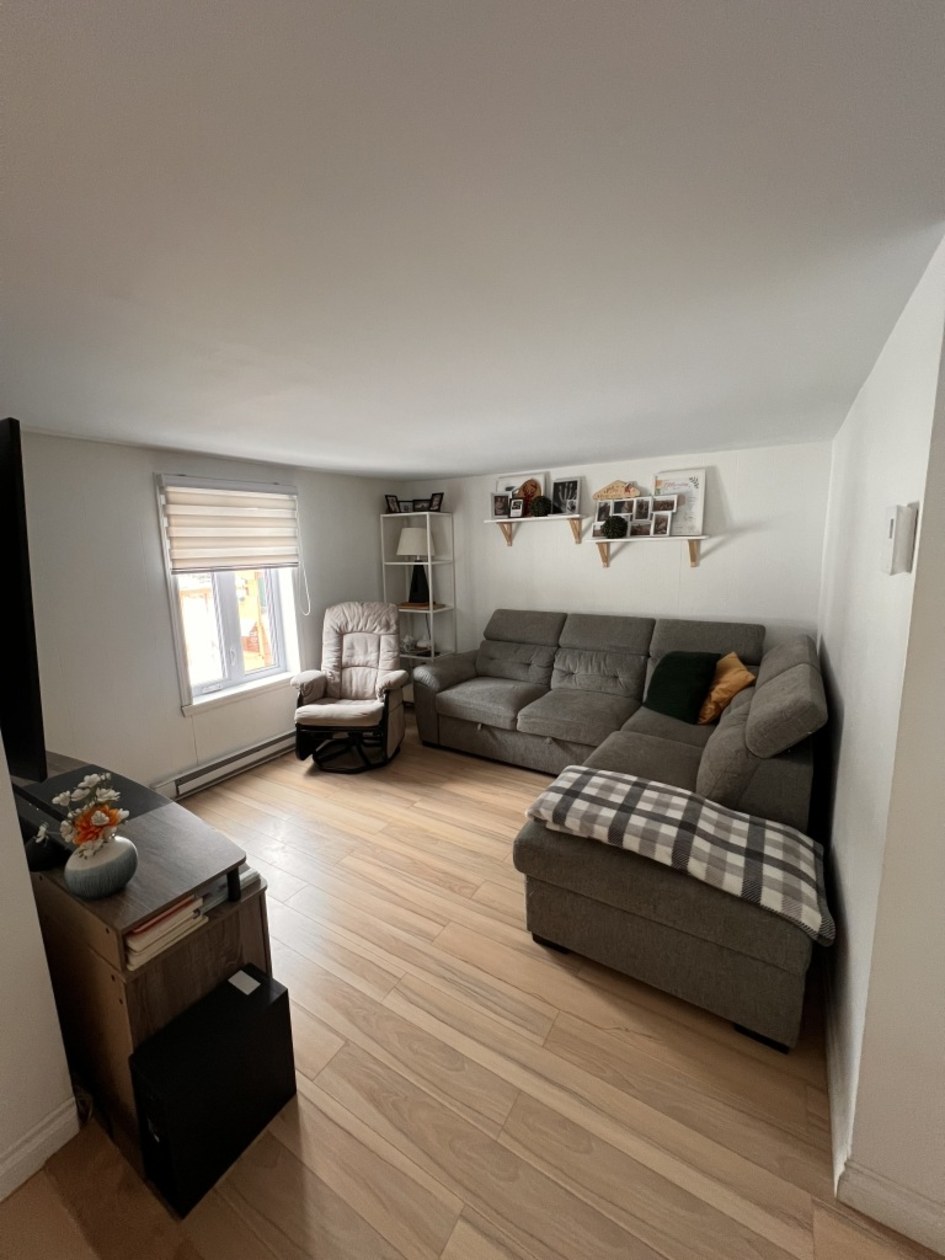 Salon — 3903 Av Saint-Augustin, Lévis, G6Z 8J4, Lévis