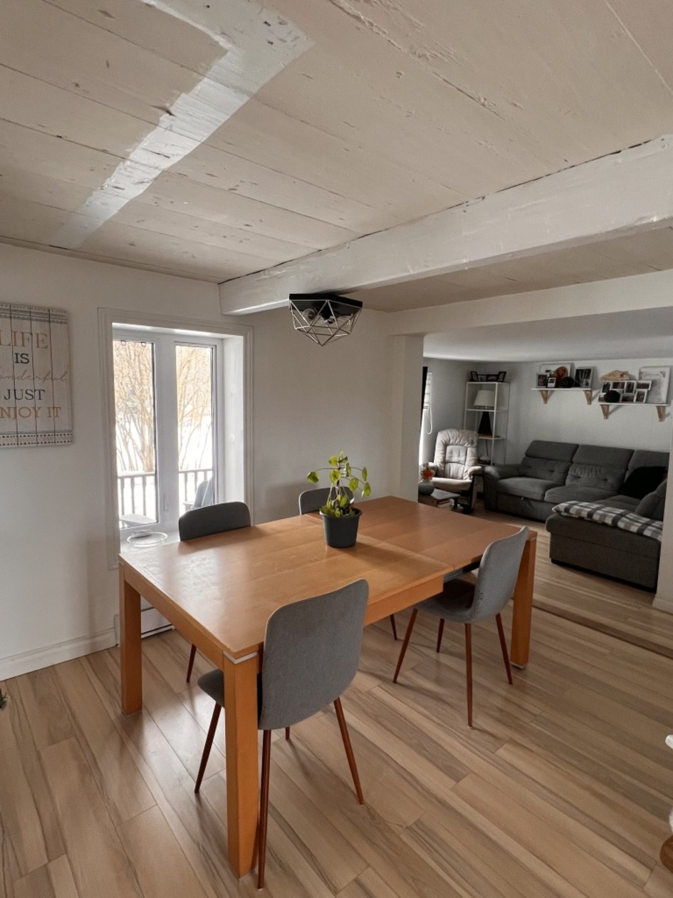 Salle à manger — 3903 Av Saint-Augustin, Lévis, G6Z 8J4, Lévis