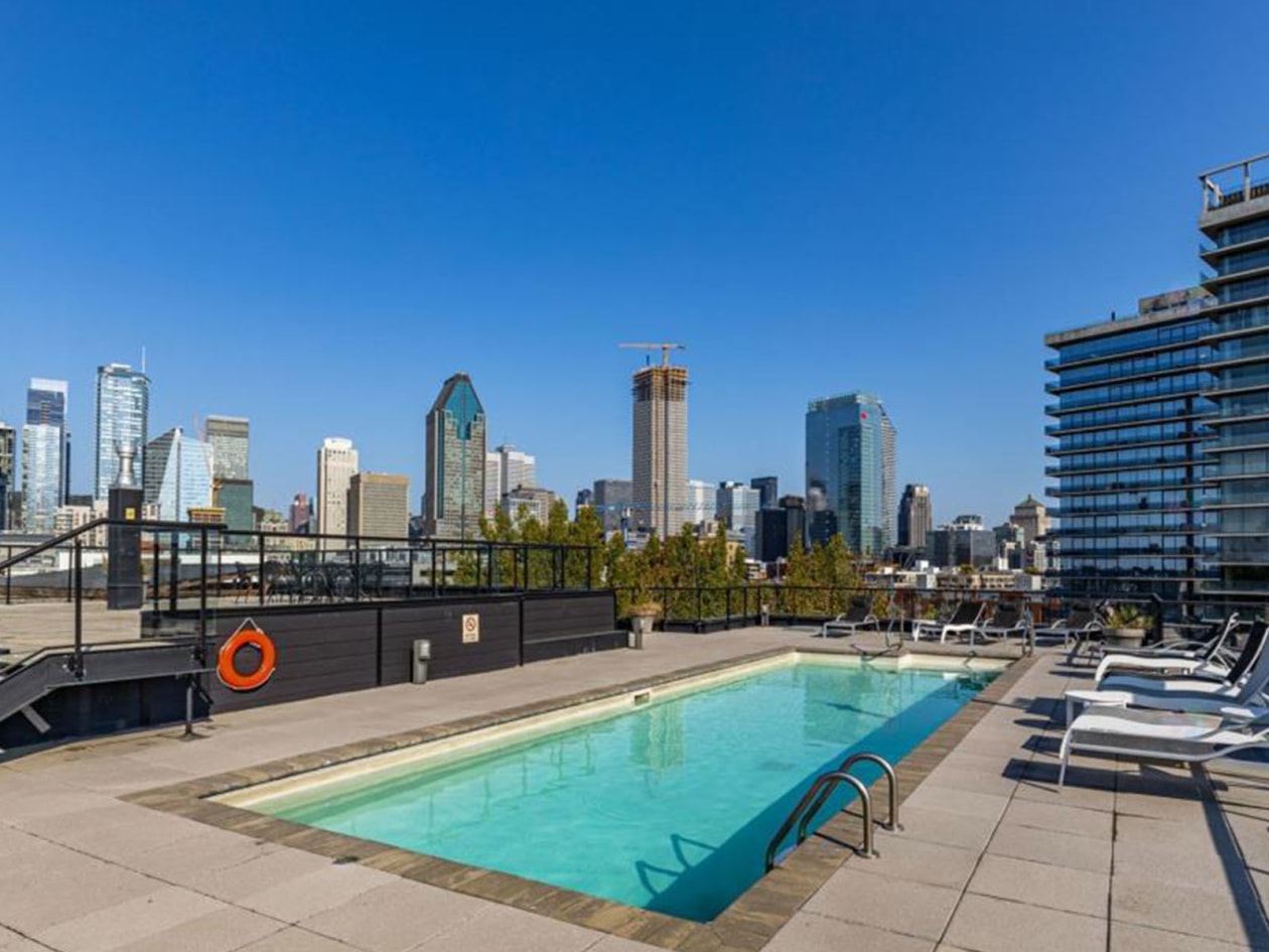 Piscine — 225 Rue De La Montagne, 715, Montréal, H3C 2A6, Montréal