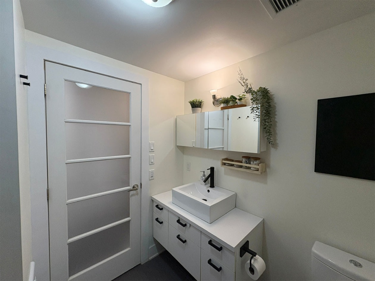 Salle de bains — 225 Rue De La Montagne, 715, Montréal, H3C 2A6, Montréal