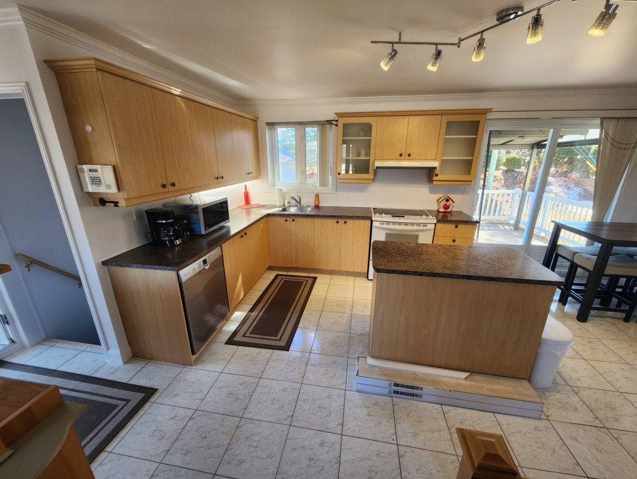 795 Rue Chabanel — photo 3