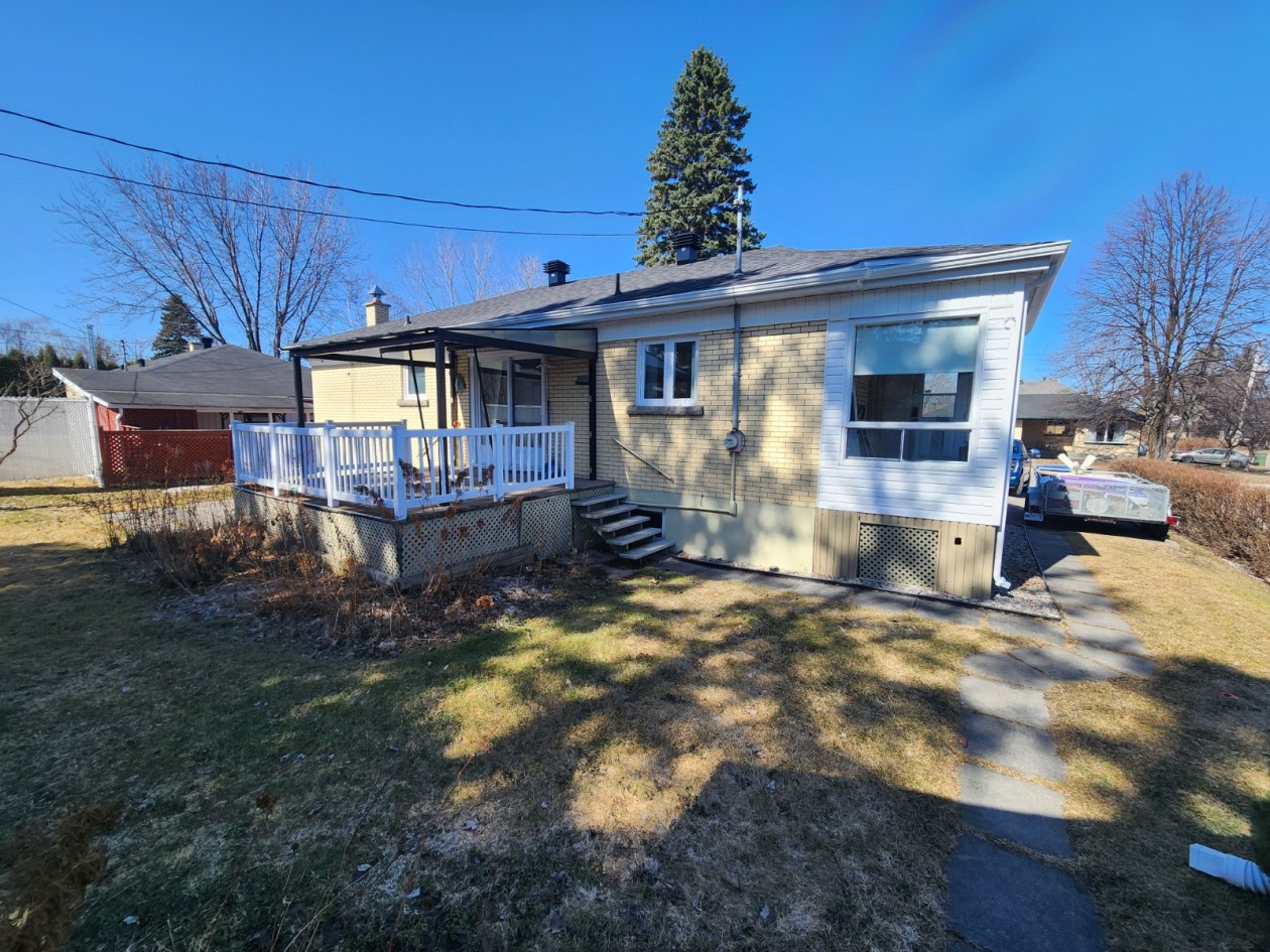 795 Rue Chabanel — photo 2