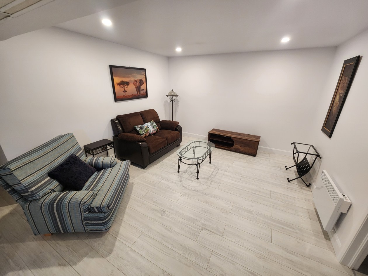 Salle familiale — 795 Rue Chabanel, Chicoutimi, G7H 3T3, Chicoutimi