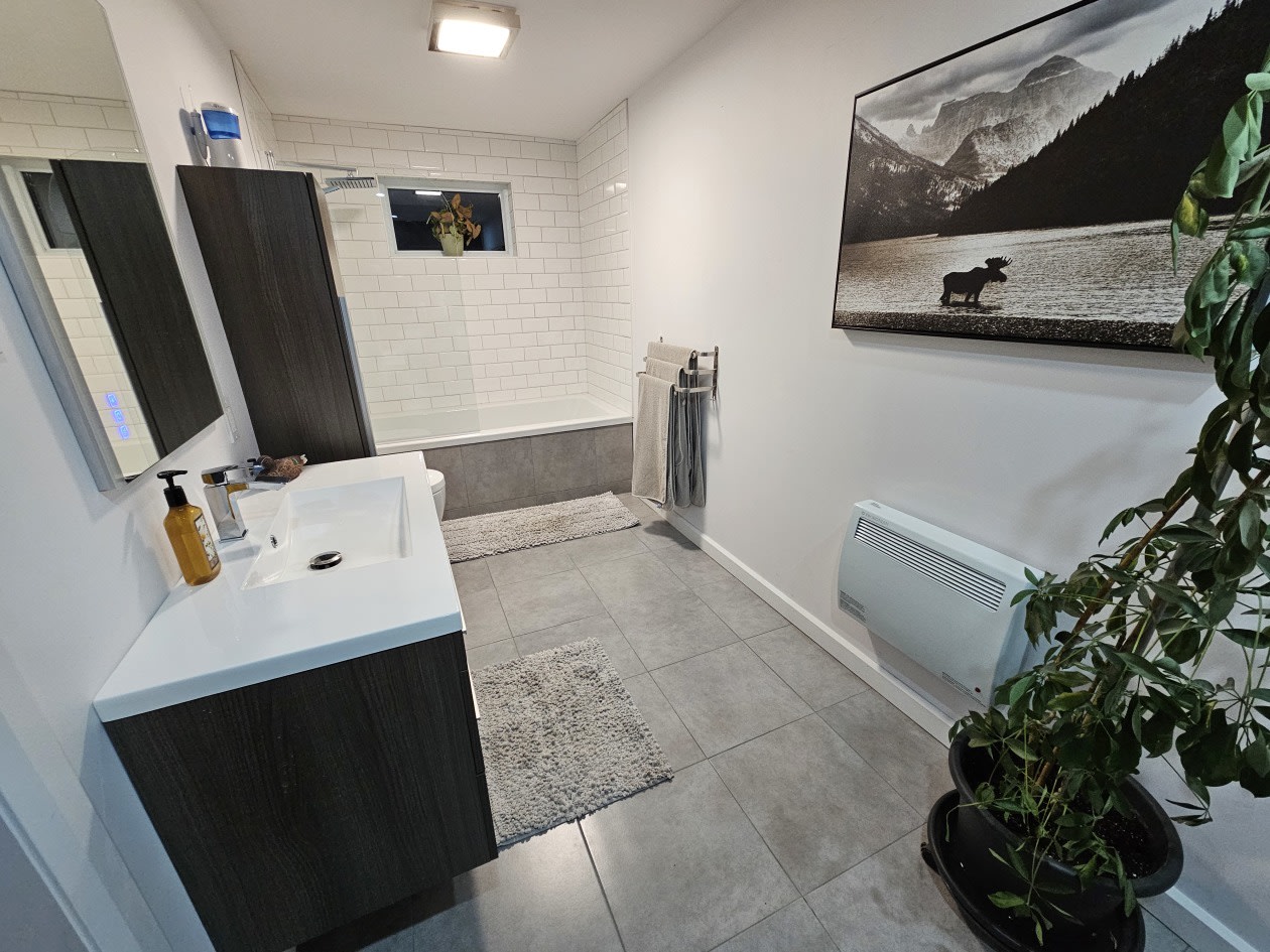 Salle de bains — 373 chemin Sinclair, Bronwsburg-Chatam, J8G 1X3, Bronwsburg-Chatam