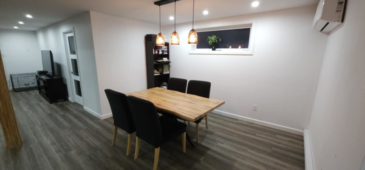 Salle à manger — 373 chemin Sinclair, Bronwsburg-Chatam, J8G 1X3, Bronwsburg-Chatam