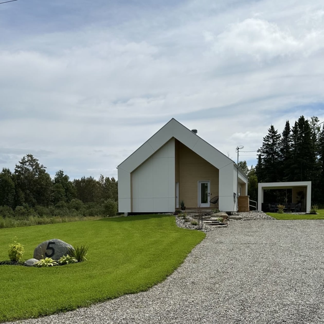 Façade — 5 Chemin Beauséjour, Lac-Etchemin, G0R 1S0, Lac-Etchemin
