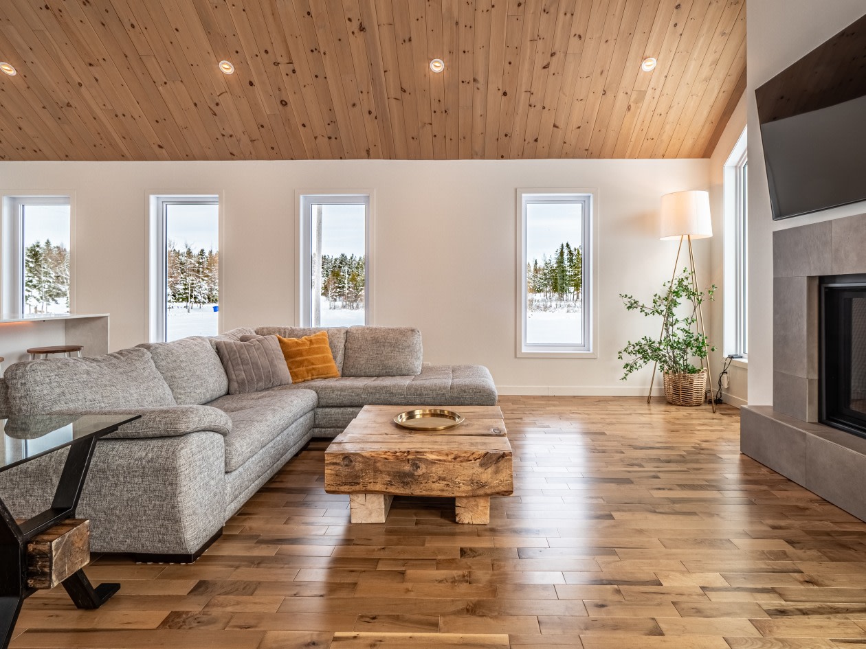 Salon — 5 Chemin Beauséjour, Lac-Etchemin, G0R 1S0, Lac-Etchemin