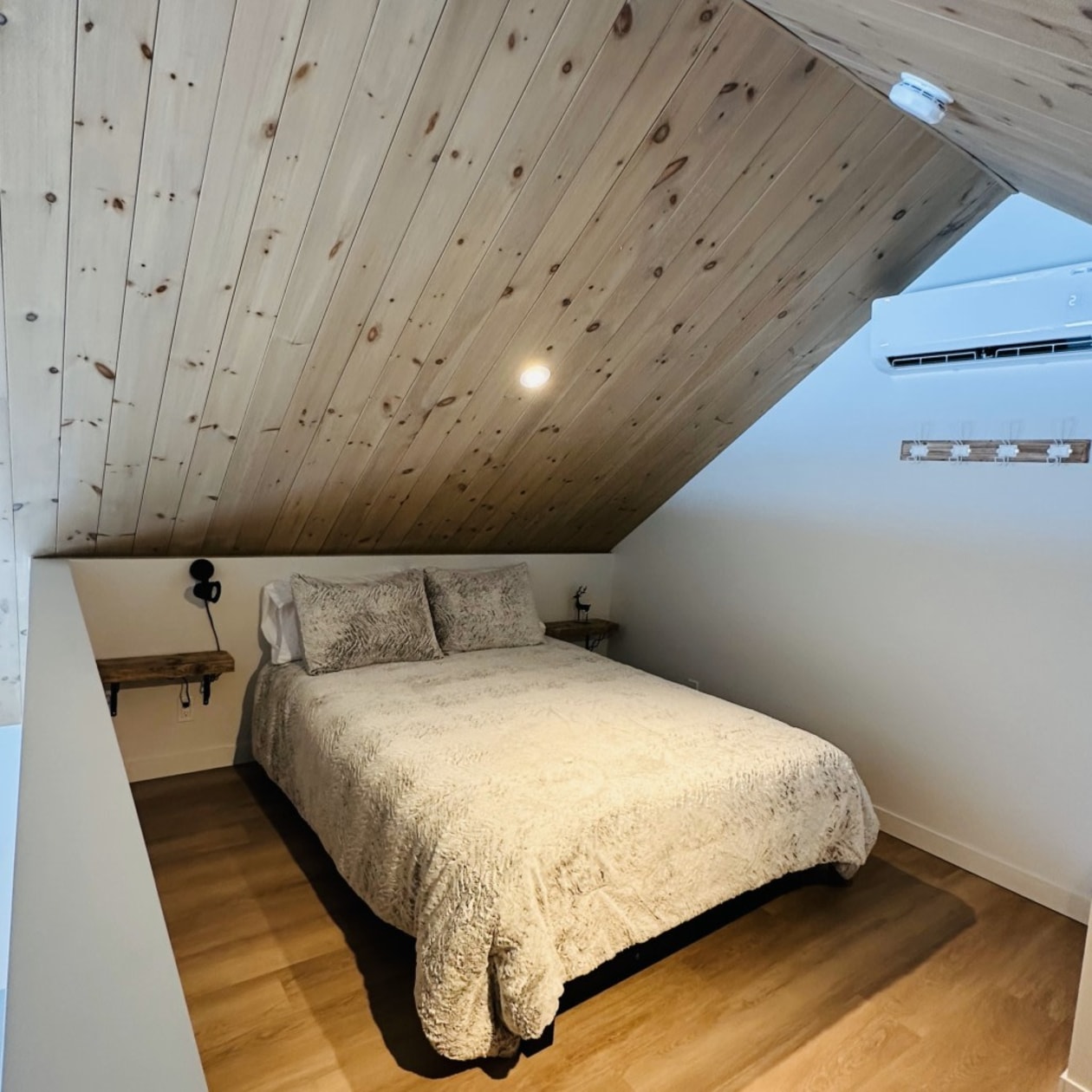 Mezzanine — 5 Chemin Beauséjour, Lac-Etchemin, G0R 1S0, Lac-Etchemin