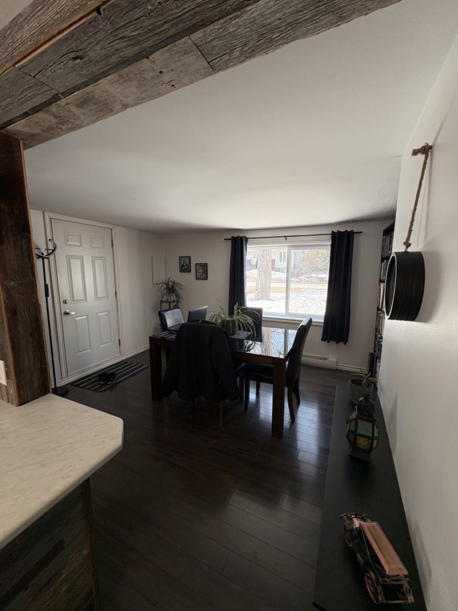 Salle à manger — 908-912 Rue Des Érables, Mascouche, J7L 3H3, Mascouche