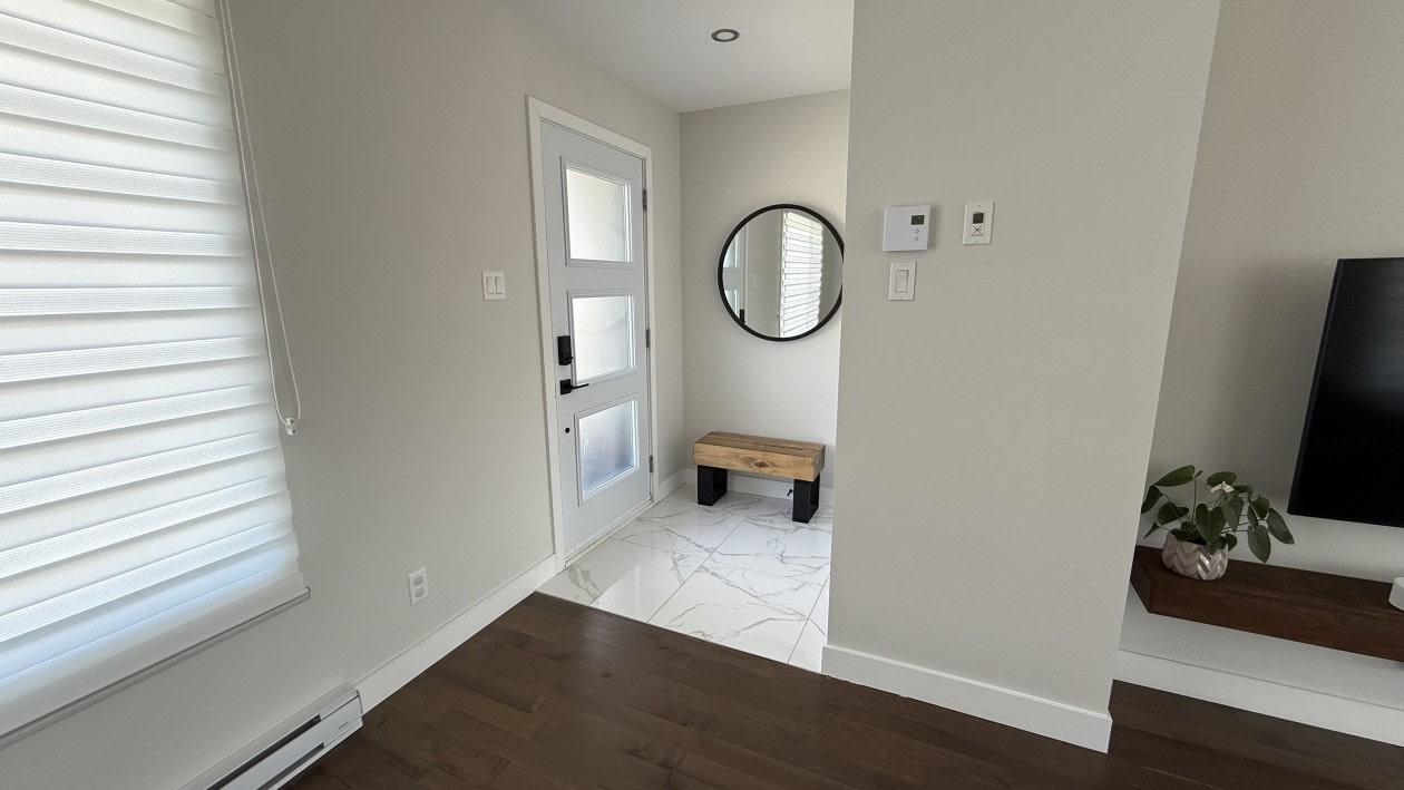 Hall d'entrée — 522 Av. Des Dalles, Shawinigan, G9P 0G9, Shawinigan
