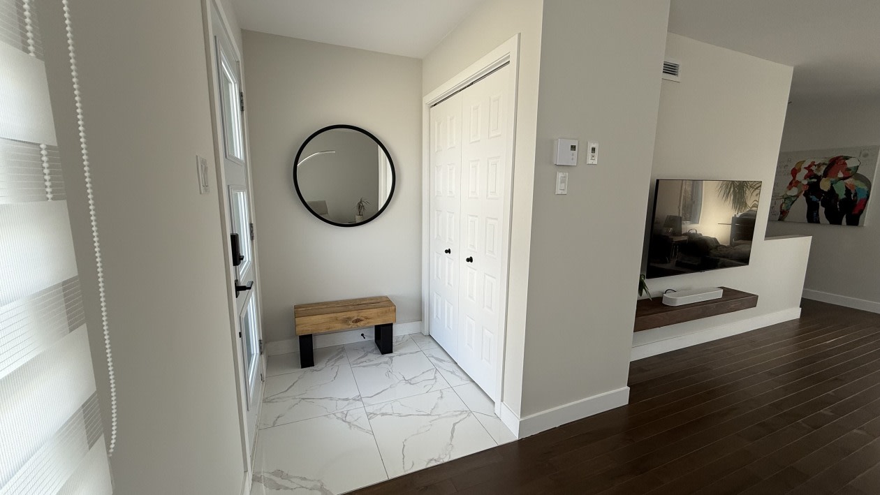 Hall d'entrée — 522 Av. Des Dalles, Shawinigan, G9P 0G9, Shawinigan