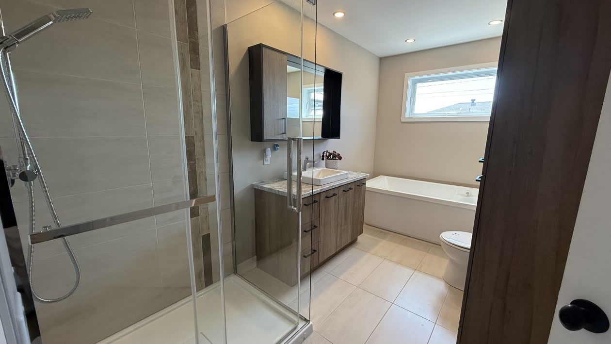 Salle de bains — 522 Av. Des Dalles, Shawinigan, G9P 0G9, Shawinigan
