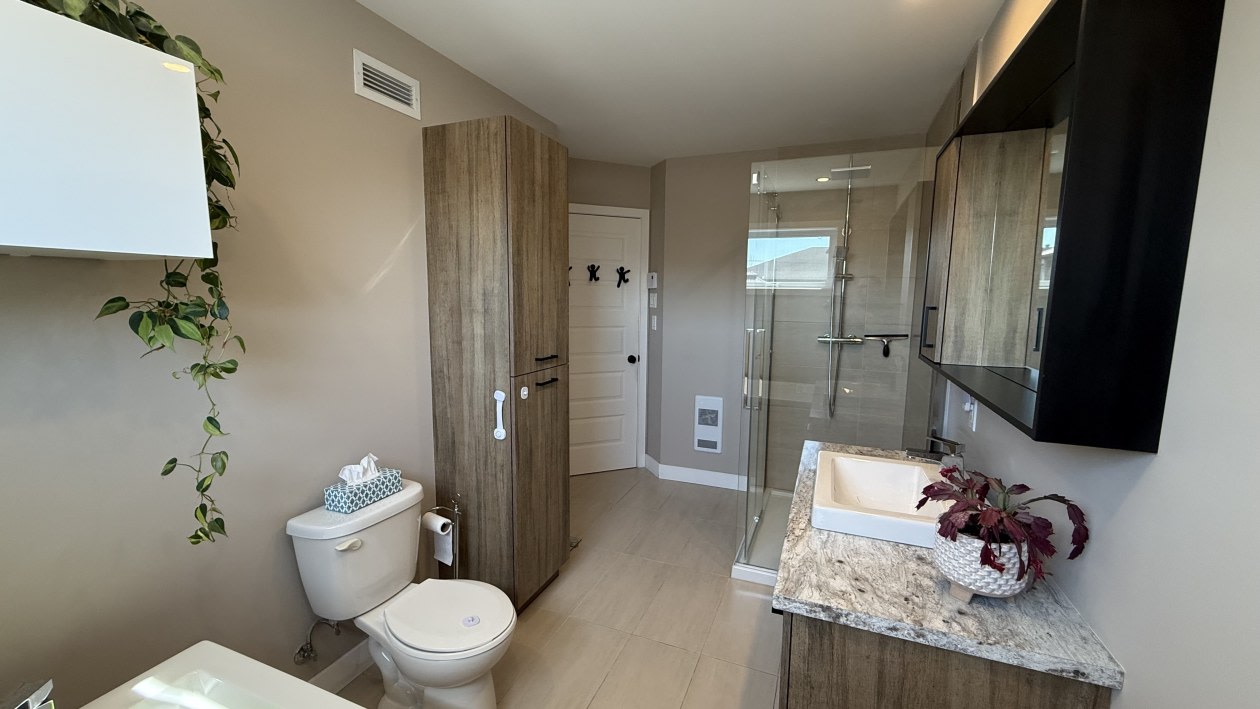 Salle de bains — 522 Av. Des Dalles, Shawinigan, G9P 0G9, Shawinigan