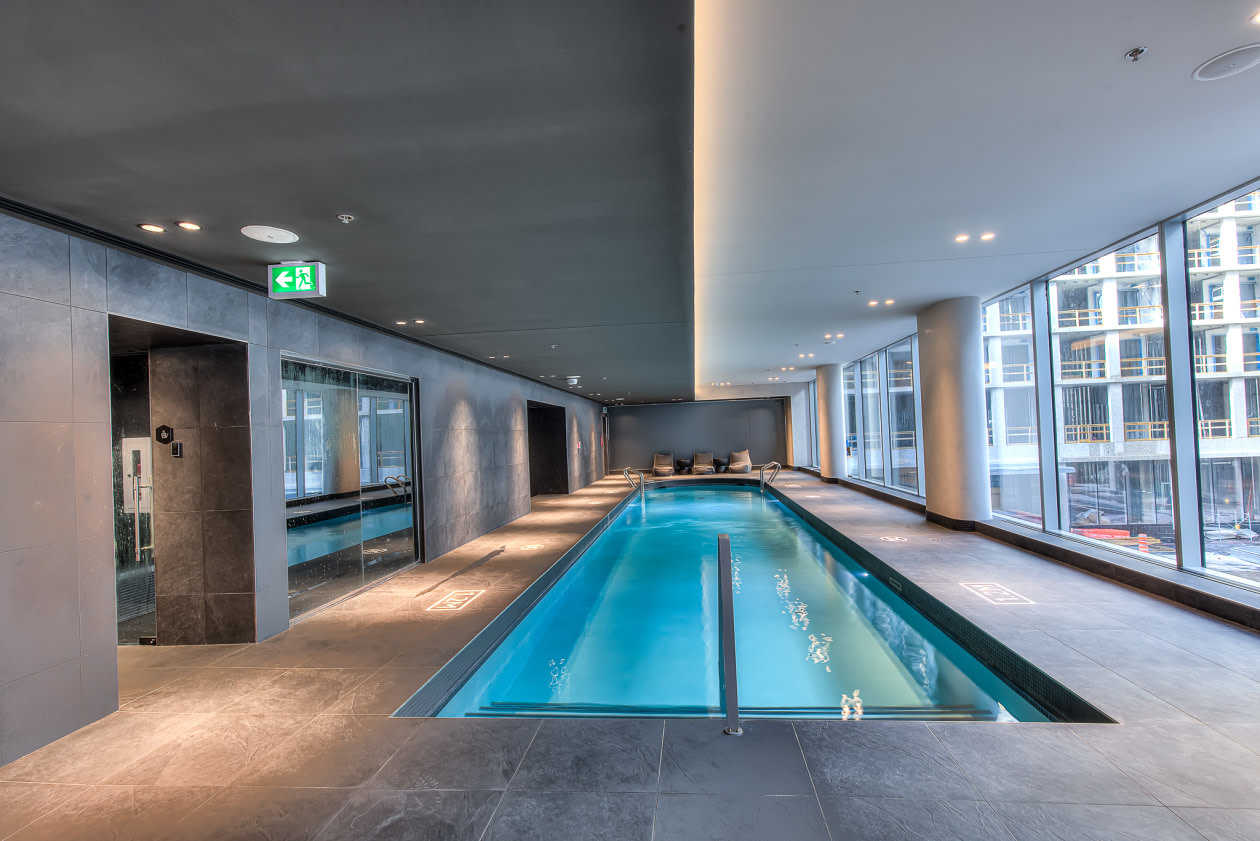 Piscine — 1205 Place Phillips, 4604, Montréal, H3B 0H3, Montréal
