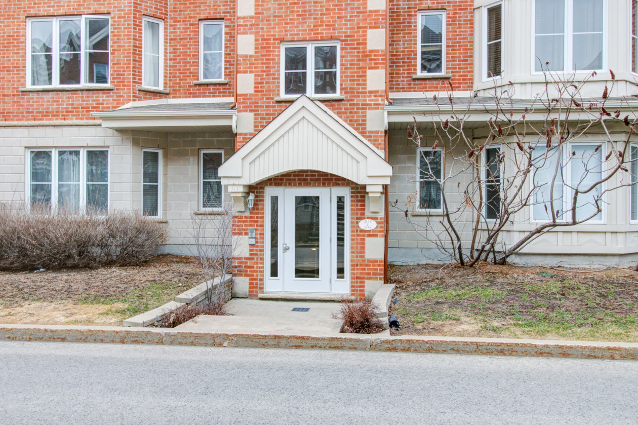 2151 Av De La Gare
