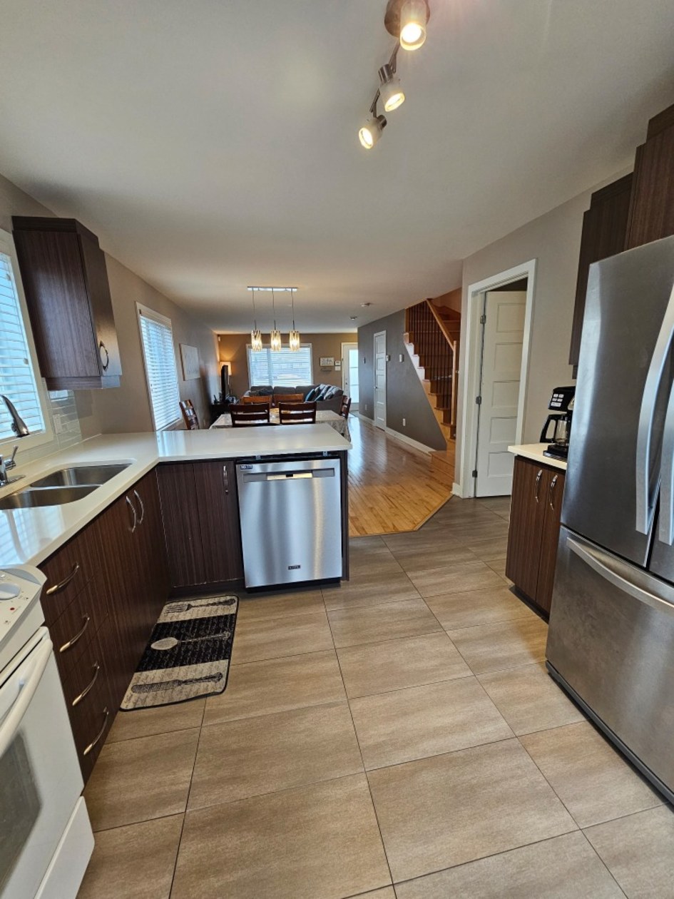 Cuisinette — 7904 Boul. Lévesque E., Laval, H7A 1T7, Laval