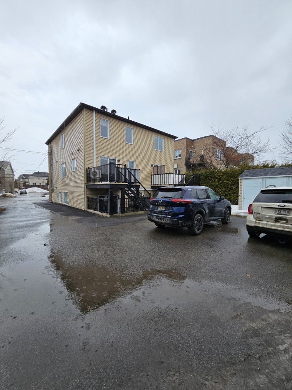 Face arrière — 7904 Boul. Lévesque E., Laval, H7A 1T7, Laval
