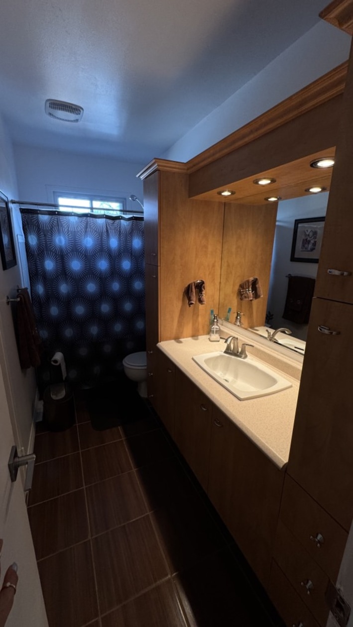 Salle de bains — 91 Rue Vanier, Repentigny, J6A 4Y4, Repentigny