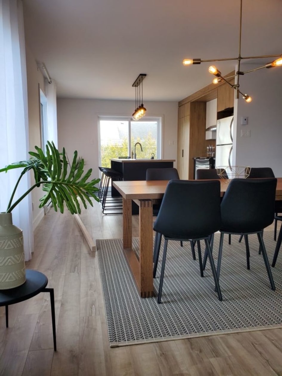 5070 Rue Descartes