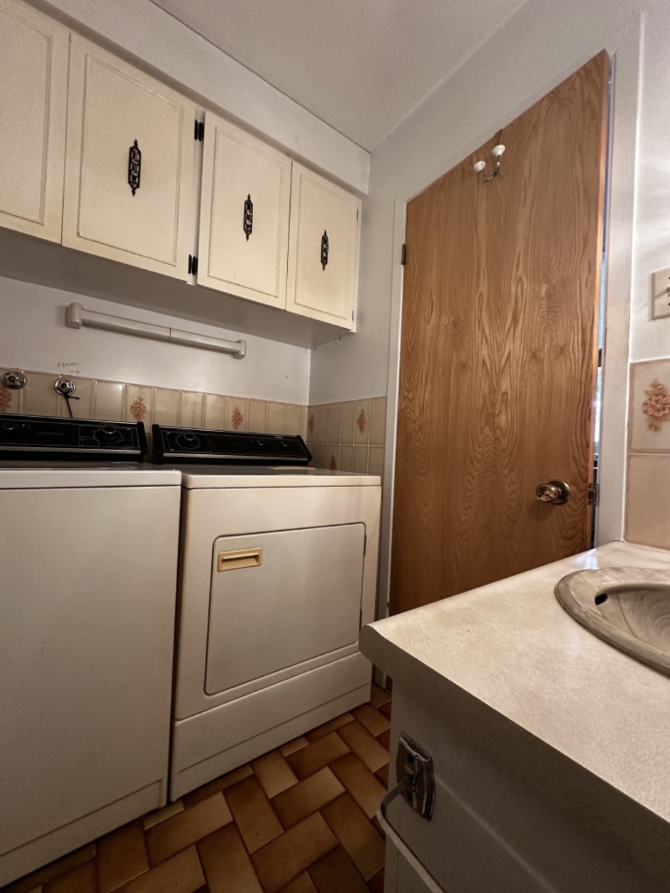 Salle d'eau — 250 Av. Sainte-Marie, Louiseville, J5V 1E9, Louiseville