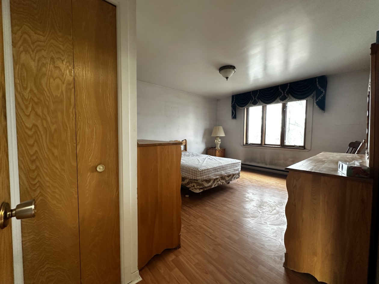 Chambre à coucher principale — 250 Av. Sainte-Marie, Louiseville, J5V 1E9, Louiseville