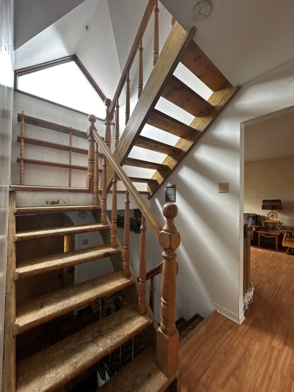 Escalier — 250 Av. Sainte-Marie, Louiseville, J5V 1E9, Louiseville