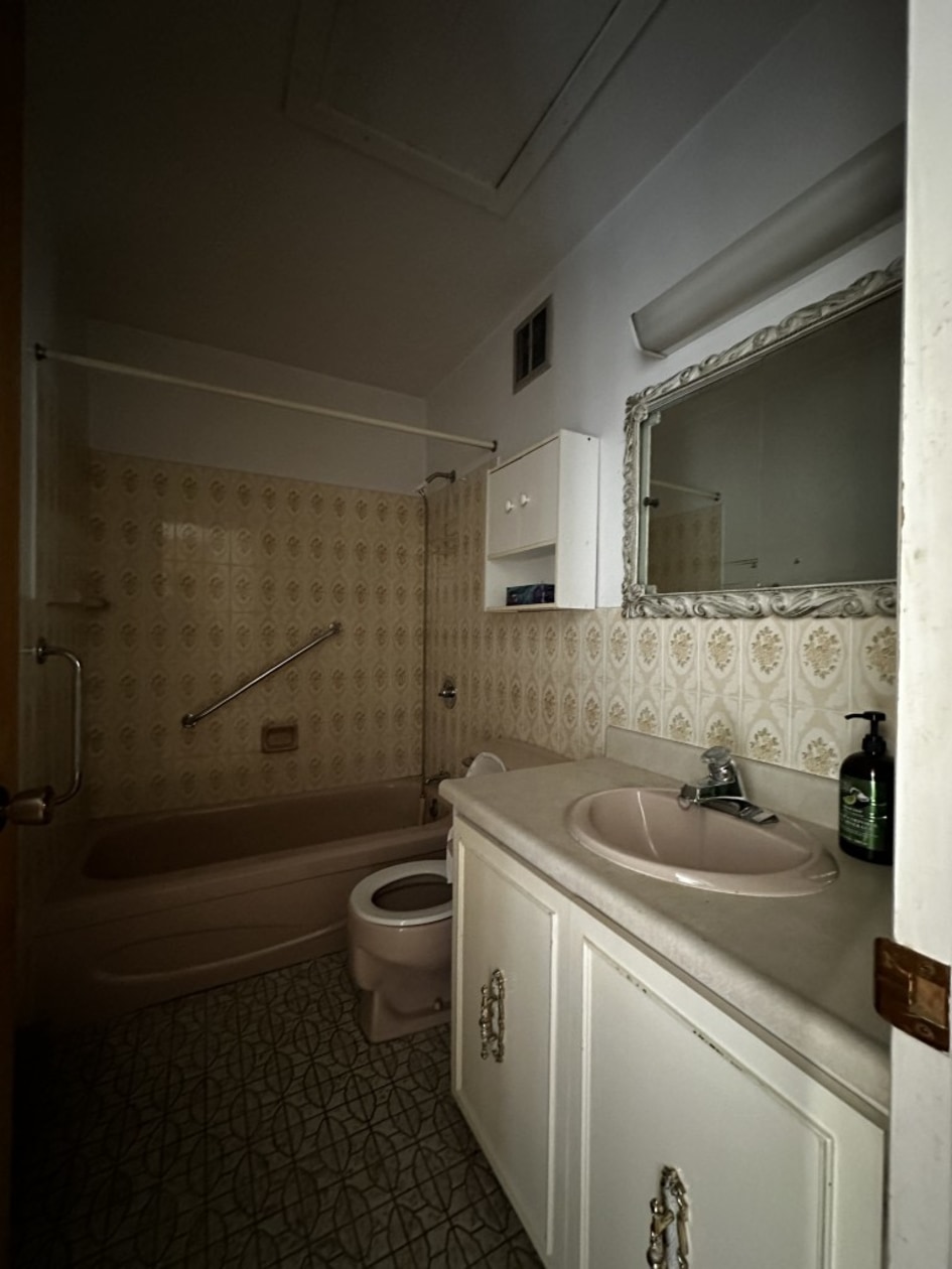 Salle de bains — 250 Av. Sainte-Marie, Louiseville, J5V 1E9, Louiseville