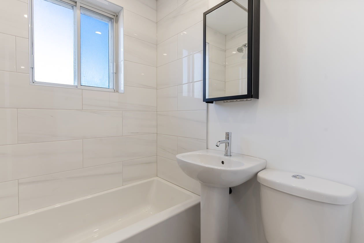 Salle de bains — 1115 6E Av, Pointe-Aux-Trembles, H1B 4K8, Pointe-Aux-Trembles