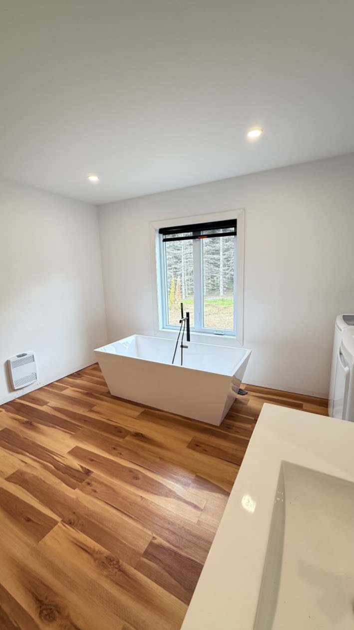 Salle de lavage — 74 Ch Des Trois-Lacs, Saint-Narcisse-de-Rimouski, G0K 1S0, Saint-Narcisse-de-Rimouski