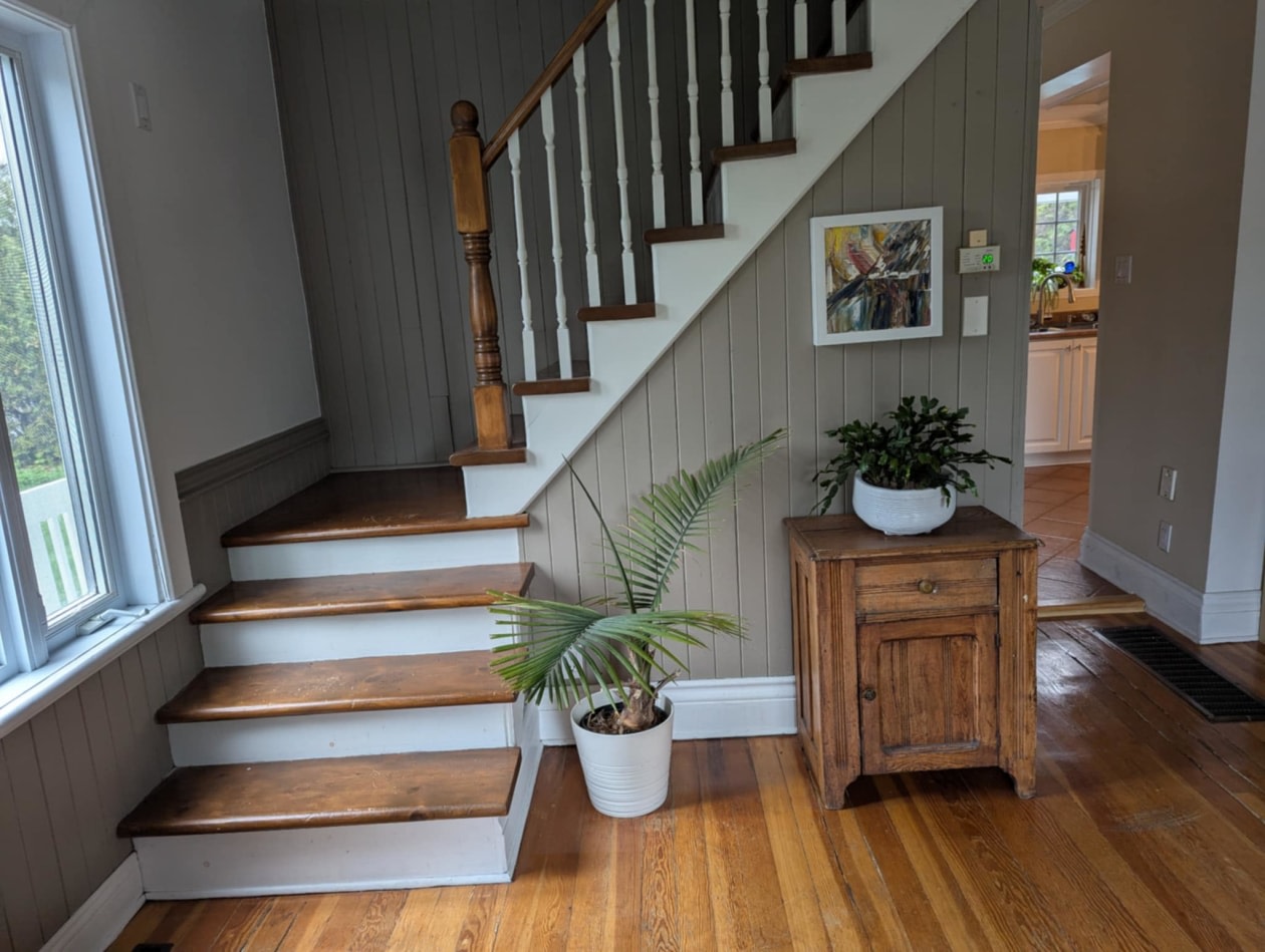 Escalier — 51 Rue Desrochers E, Châteauguay, J6J 2W4, Châteauguay