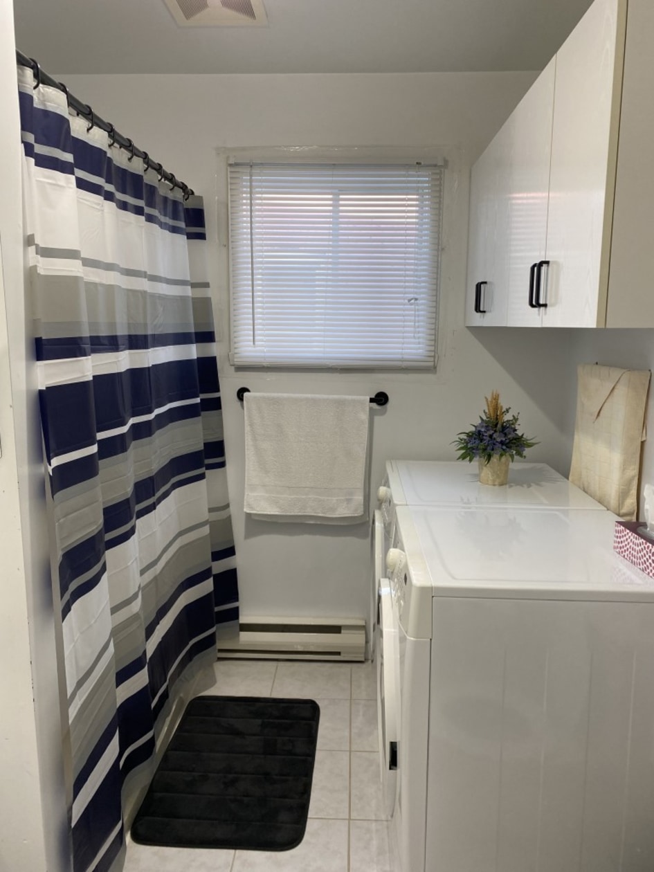 Salle de bains — 61 Av. 7e, Drummondville, J2B 2P8, Drummondville