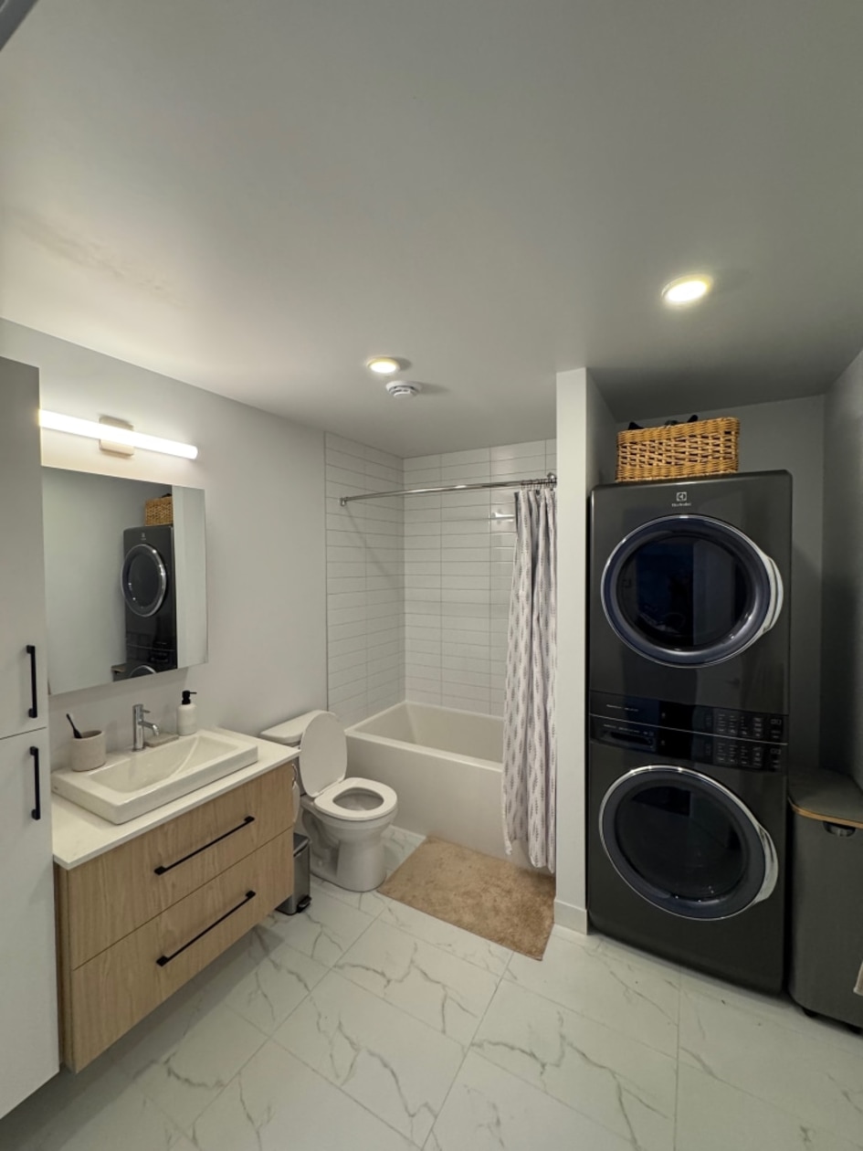 Salle de bains — 4830 Mnt Saint-Hubert, 309, Saint-Hubert, J3Y 1V1, Saint-Hubert